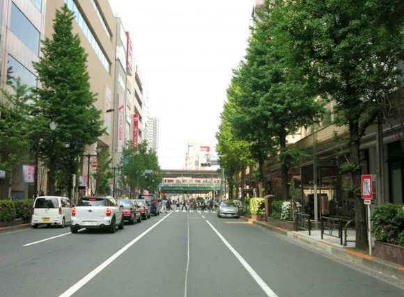 中野駅南口付近の道路